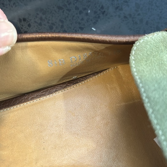 EUC Cole Hann Flats - Picture 7 of 10